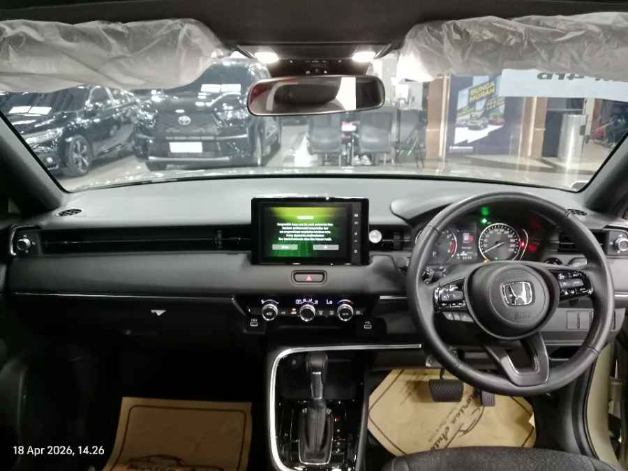 Foto Mobil Bekas Dashboard Honda HR-V 1.5 SE tahun 2024