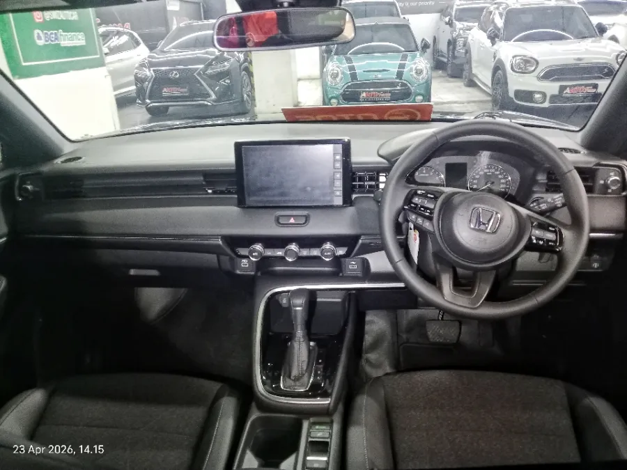 Foto Mobil Bekas Dashboard Honda HR-V 1.5 SE tahun 2024