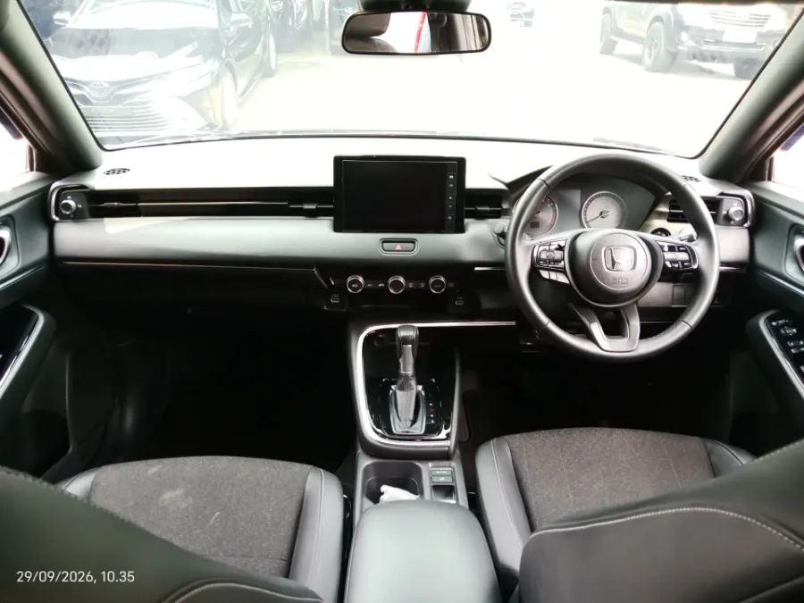 Foto Mobil Bekas Dashboard Honda HR-V 1.5 SE tahun 2024
