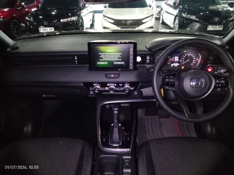 Foto Mobil Bekas Dashboard Honda HR-V 1.5 SE tahun 2024