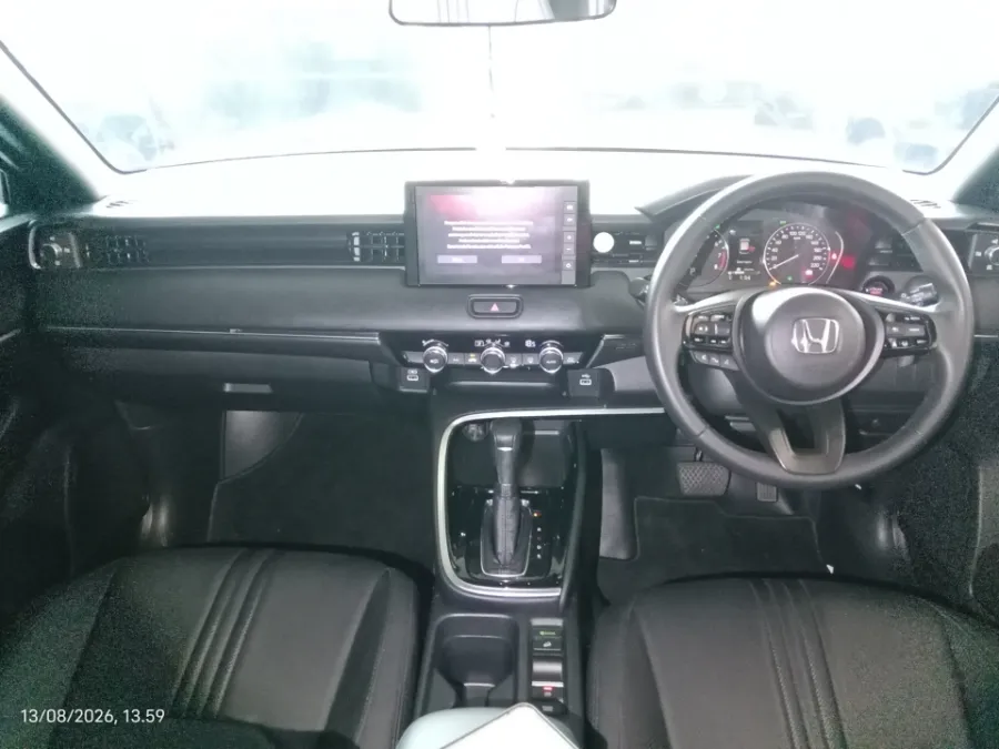 Foto Mobil Bekas Dashboard Honda HR-V 1.5 SE tahun 2024