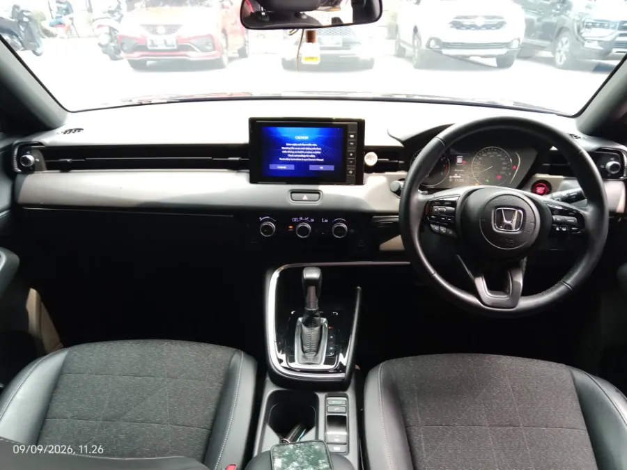 Foto Mobil Bekas Dashboard Honda HR-V 1.5 SE tahun 2024