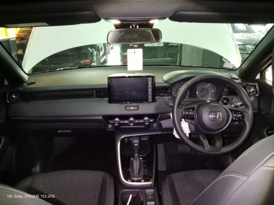 Foto Mobil Bekas Dashboard Honda HR-V 1.5 SE tahun 2024