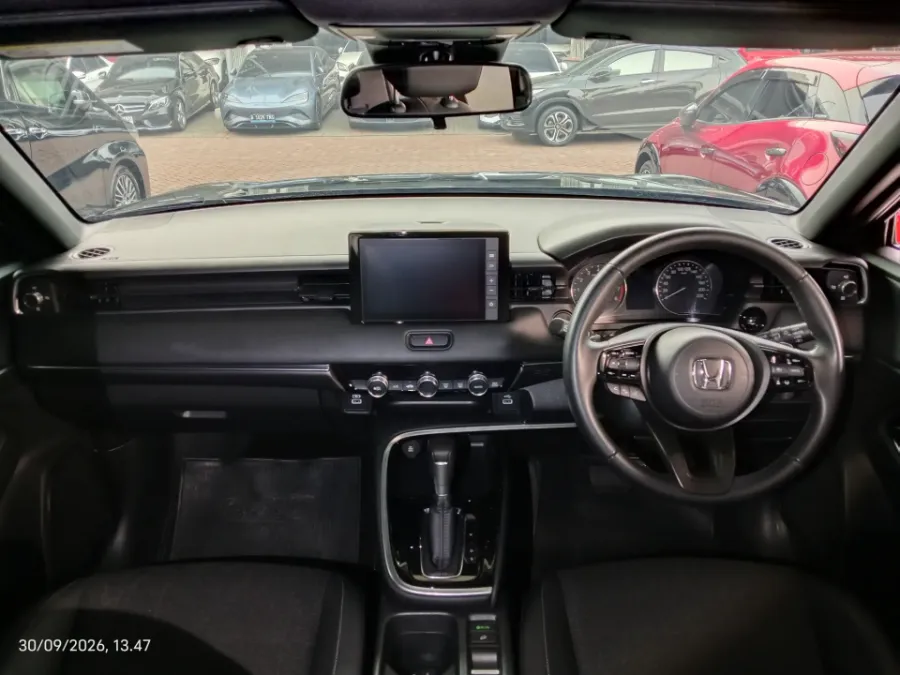 Foto Mobil Bekas Dashboard Honda HR-V 1.5 SE tahun 2024