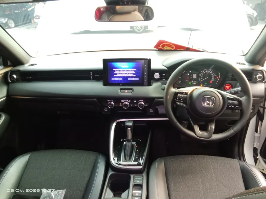 Foto Mobil Bekas Dashboard Honda HR-V 1.5 SE tahun 2024