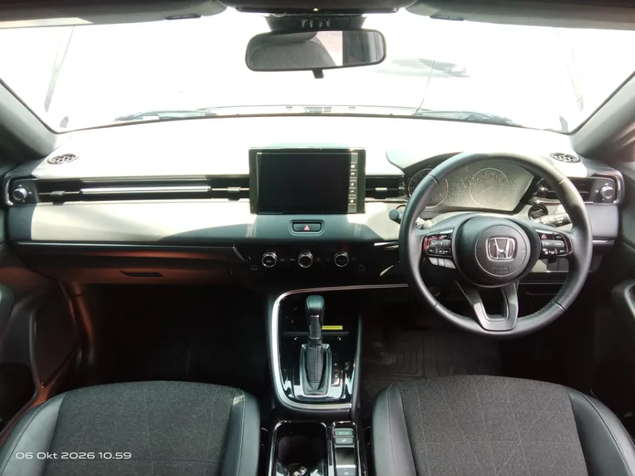 Foto Mobil Bekas Dashboard Honda HR-V 1.5 SE tahun 2024