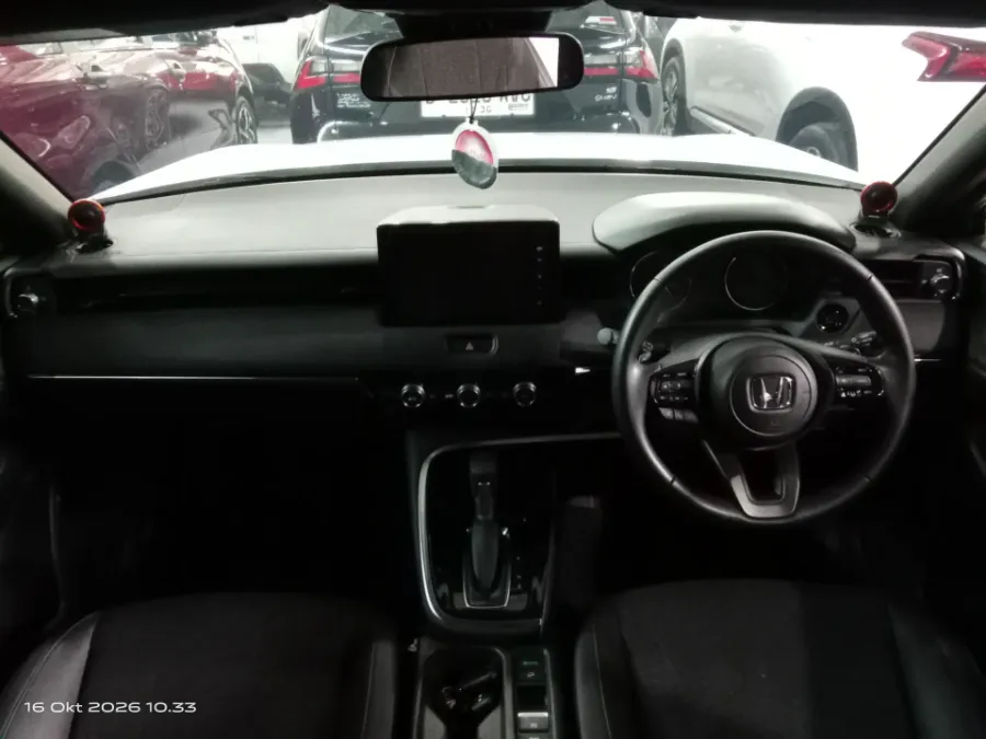 Foto Mobil Bekas Dashboard Honda HR-V 1.5 SE tahun 2024
