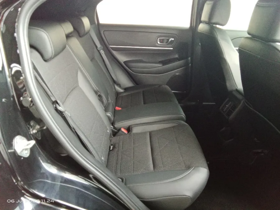 Foto Mobil Bekas Kabin Belakang Honda HR-V 1.5 SE tahun 2024