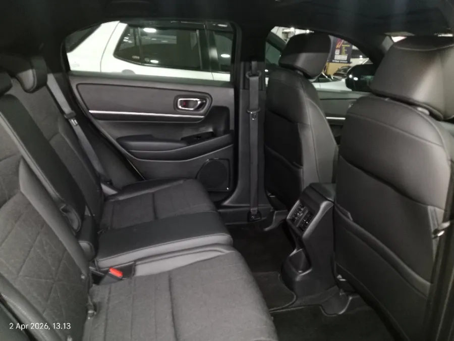 Foto Mobil Bekas Kabin Belakang Honda HR-V 1.5 SE tahun 2024