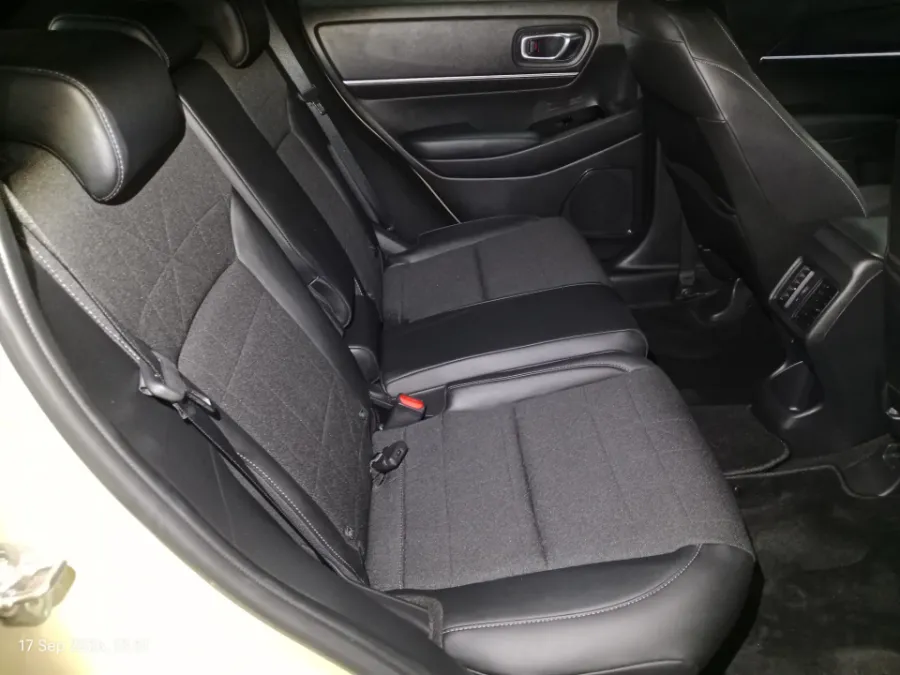 Foto Mobil Bekas Kabin Belakang Honda HR-V 1.5 SE tahun 2024
