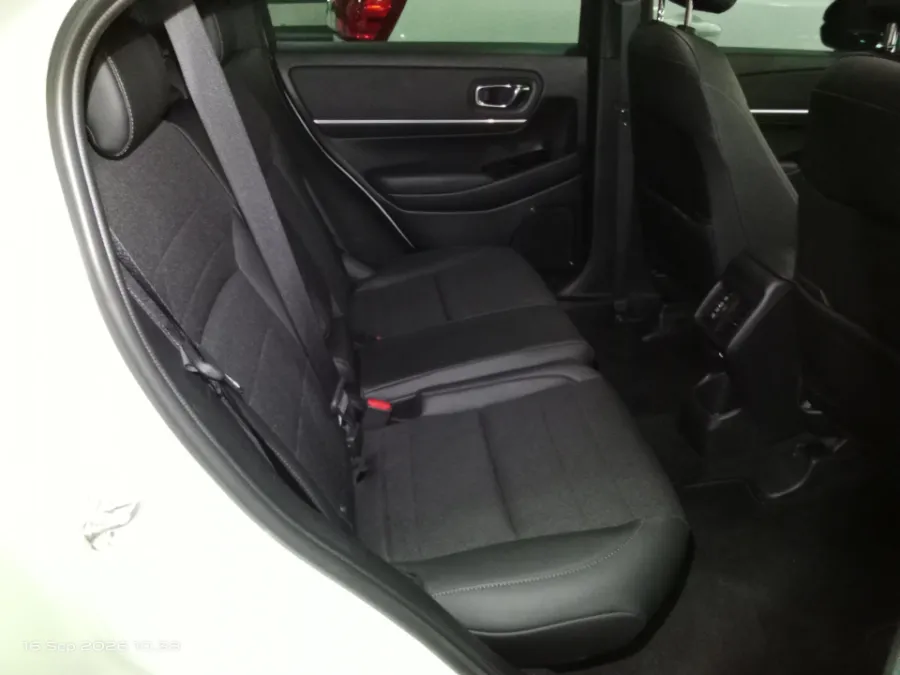 Foto Mobil Bekas Kabin Belakang Honda HR-V 1.5 SE tahun 2024