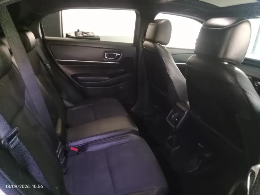 Foto Mobil Bekas Kabin Belakang Honda HR-V 1.5 SE tahun 2024