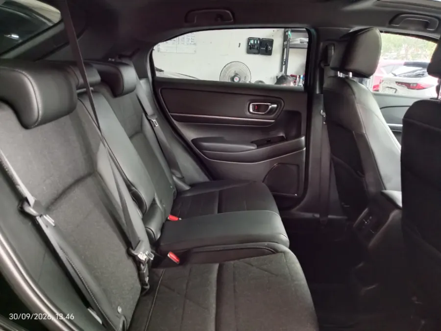 Foto Mobil Bekas Kabin Belakang Honda HR-V 1.5 SE tahun 2024