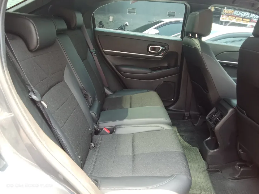 Foto Mobil Bekas Kabin Belakang Honda HR-V 1.5 SE tahun 2024