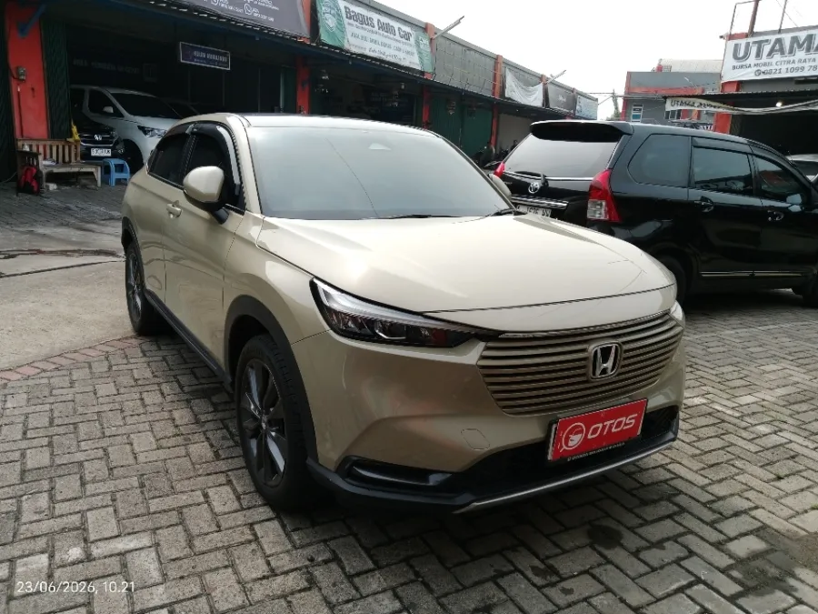 Foto Mobil Bekas Kanan Depan Honda HR-V 1.5 SE tahun 2024