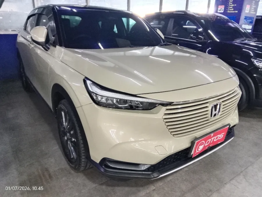 Foto Mobil Bekas Kanan Depan Honda HR-V 1.5 SE tahun 2024