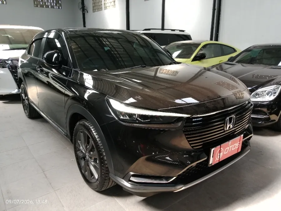 Foto Mobil Bekas Kanan Depan Honda HR-V 1.5 SE tahun 2024