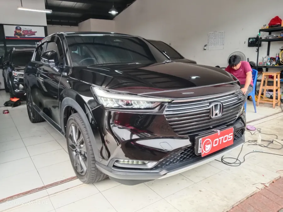 Foto Mobil Bekas Kanan Depan Honda HR-V 1.5 SE tahun 2024