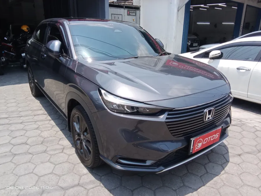 Foto Mobil Bekas Kanan Depan Honda HR-V 1.5 SE tahun 2024