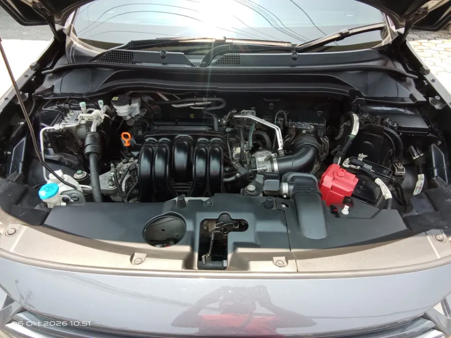 Foto Mobil Bekas Mesin Honda HR-V 1.5 SE tahun 2024