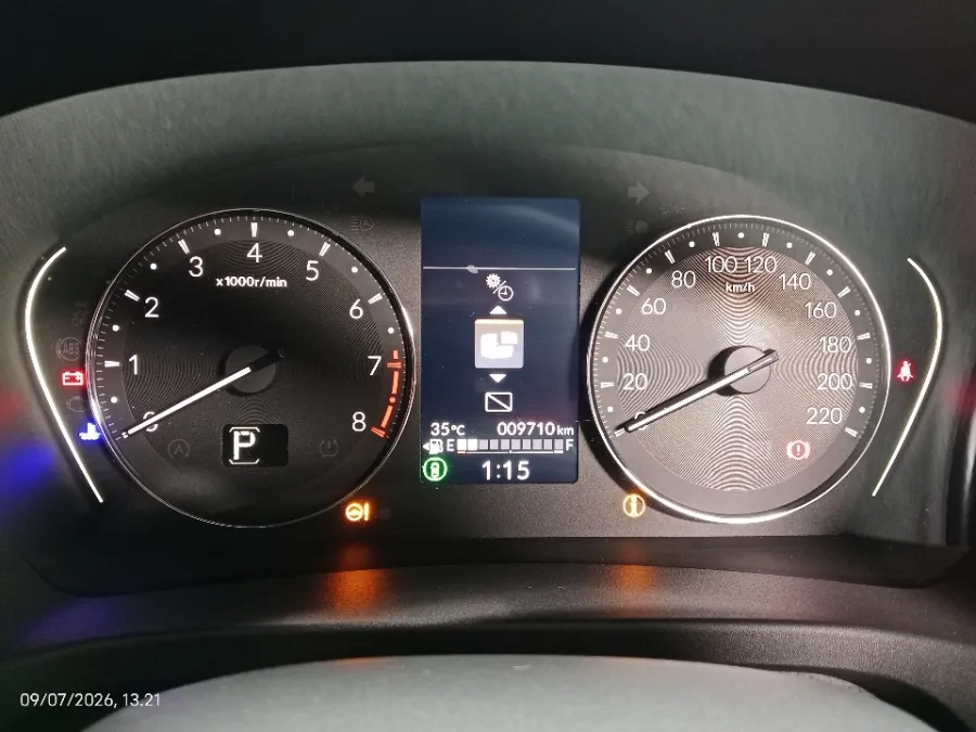 Foto Mobil Bekas Odometer Honda HR-V 1.5 SE tahun 2024
