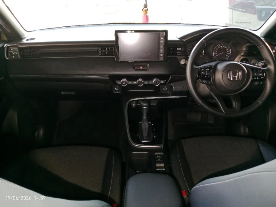 Foto Mobil Bekas Dashboard Honda HR-V 1.5 SE tahun 2025