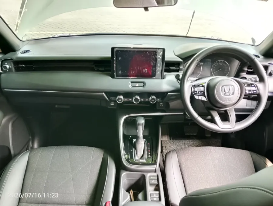 Foto Mobil Bekas Dashboard Honda HR-V 1.5 SE tahun 2025