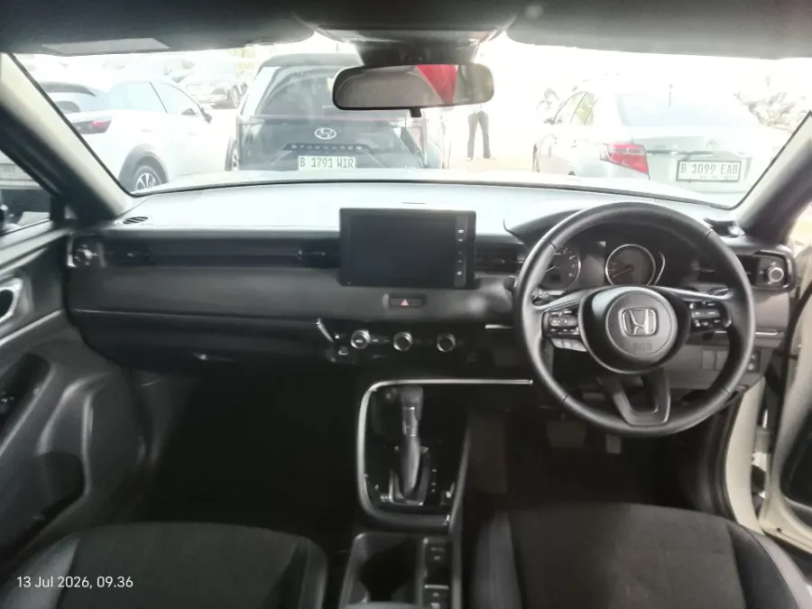 Foto Mobil Bekas Dashboard Honda HR-V 1.5 SE tahun 2025
