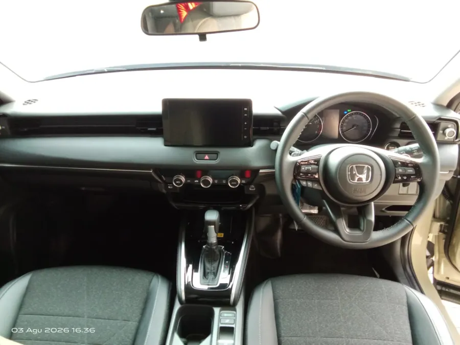 Foto Mobil Bekas Dashboard Honda HR-V 1.5 SE tahun 2025
