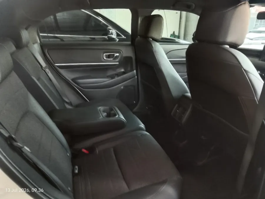 Foto Mobil Bekas Kabin Belakang Honda HR-V 1.5 SE tahun 2025