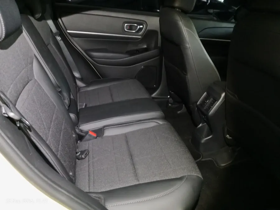 Foto Mobil Bekas Kabin Belakang Honda HR-V 1.5 SE tahun 2025
