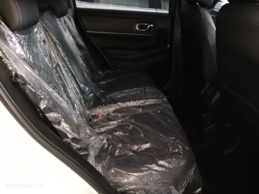 Foto Mobil Bekas Kabin Belakang Honda HR-V 1.5 SE tahun 2025