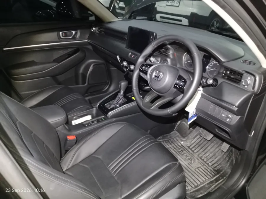 Foto Mobil Bekas Kabin Depan Honda HR-V 1.5 SE tahun 2025