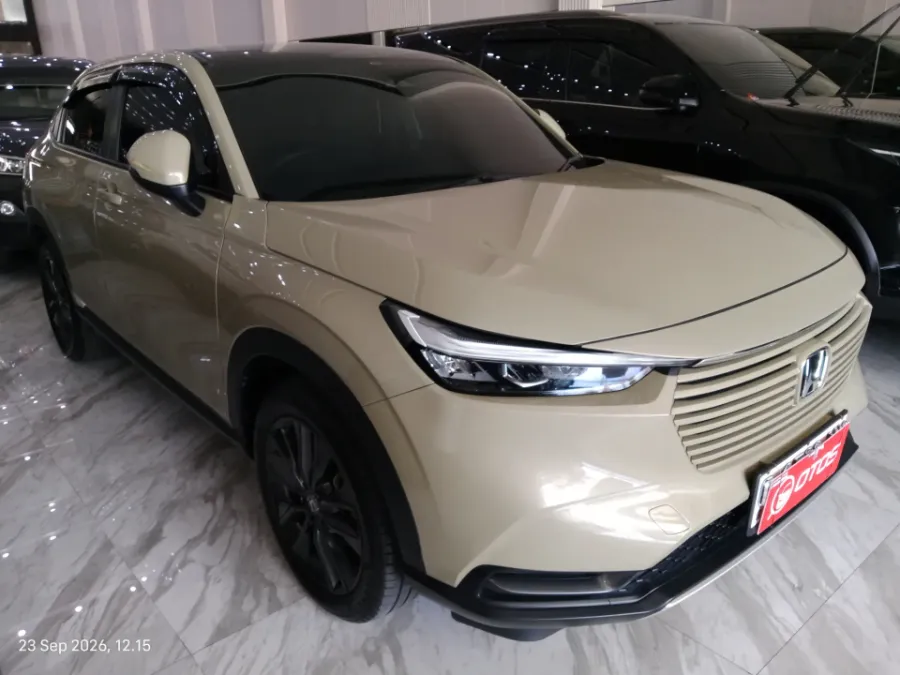 Foto Mobil Bekas Kanan Depan Honda HR-V 1.5 SE tahun 2025