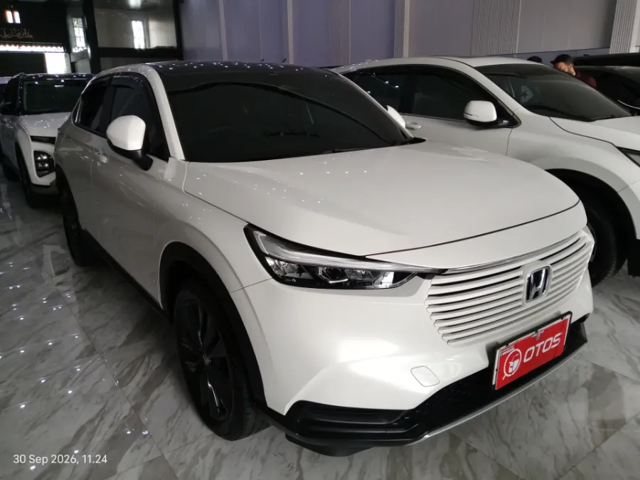 Foto Mobil Bekas Kanan Depan Honda HR-V 1.5 SE tahun 2025