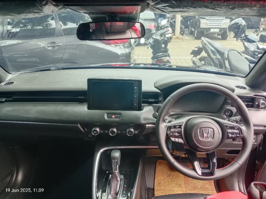 Foto Mobil Bekas Dashboard Honda HR-V 1.5 Turbo RS tahun 2022