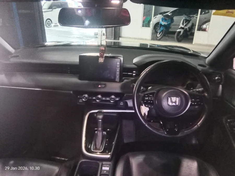 Foto Mobil Bekas Dashboard Honda HR-V 1.5 Turbo RS tahun 2022