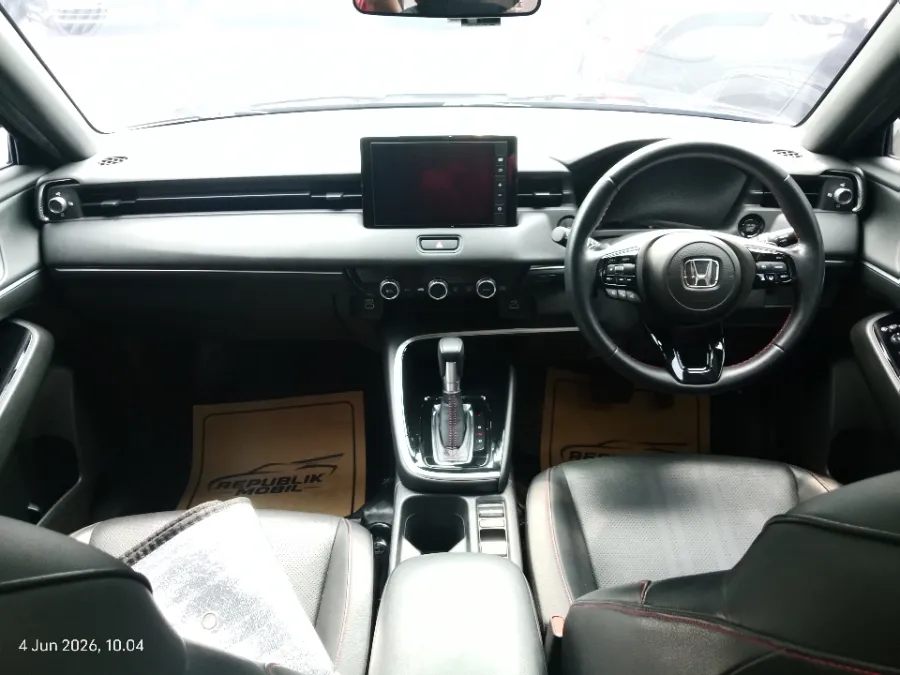 Foto Mobil Bekas Dashboard Honda HR-V 1.5 Turbo RS tahun 2022