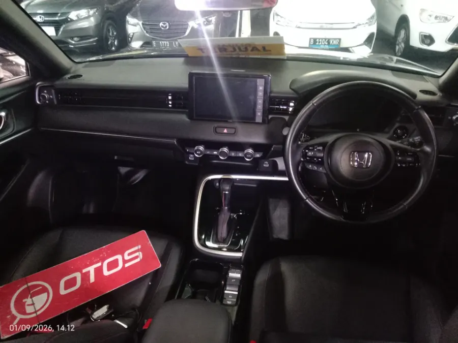 Foto Mobil Bekas Dashboard Honda HR-V 1.5 Turbo RS tahun 2022