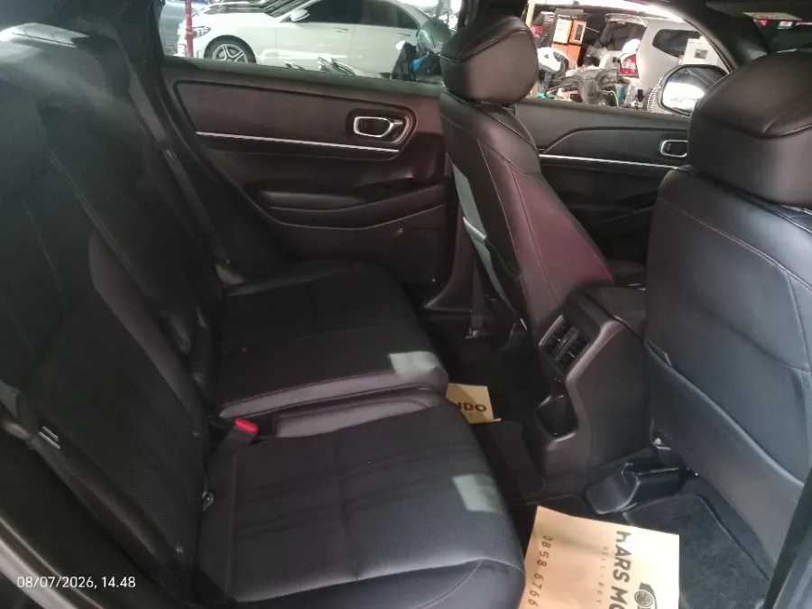 Foto Mobil Bekas Kabin Belakang Honda HR-V 1.5 Turbo RS tahun 2022