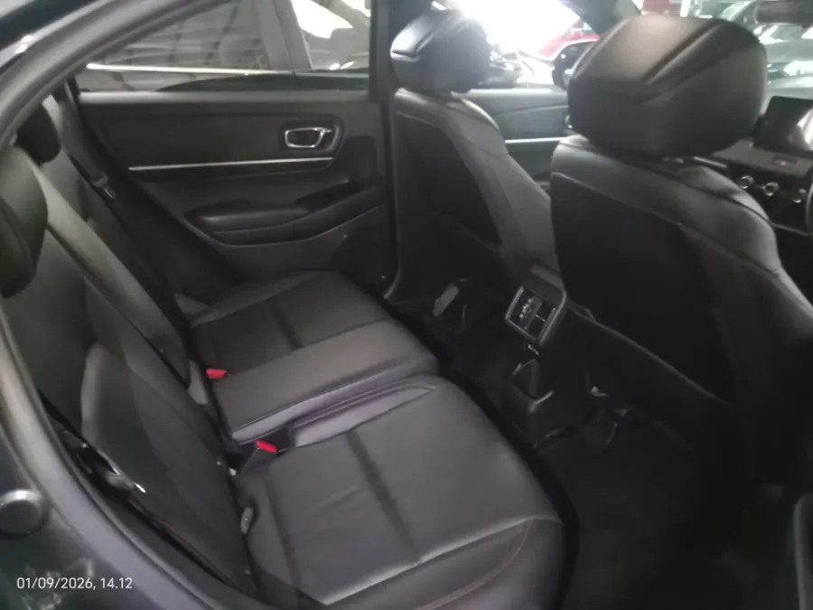 Foto Mobil Bekas Kabin Belakang Honda HR-V 1.5 Turbo RS tahun 2022
