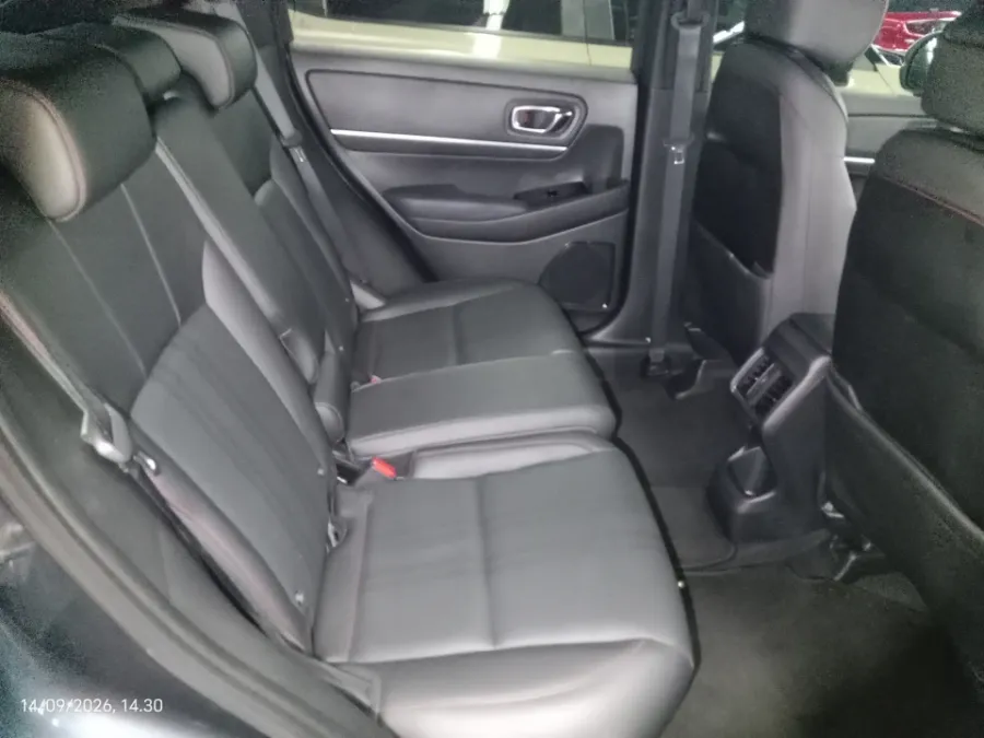 Foto Mobil Bekas Kabin Belakang Honda HR-V 1.5 Turbo RS tahun 2022