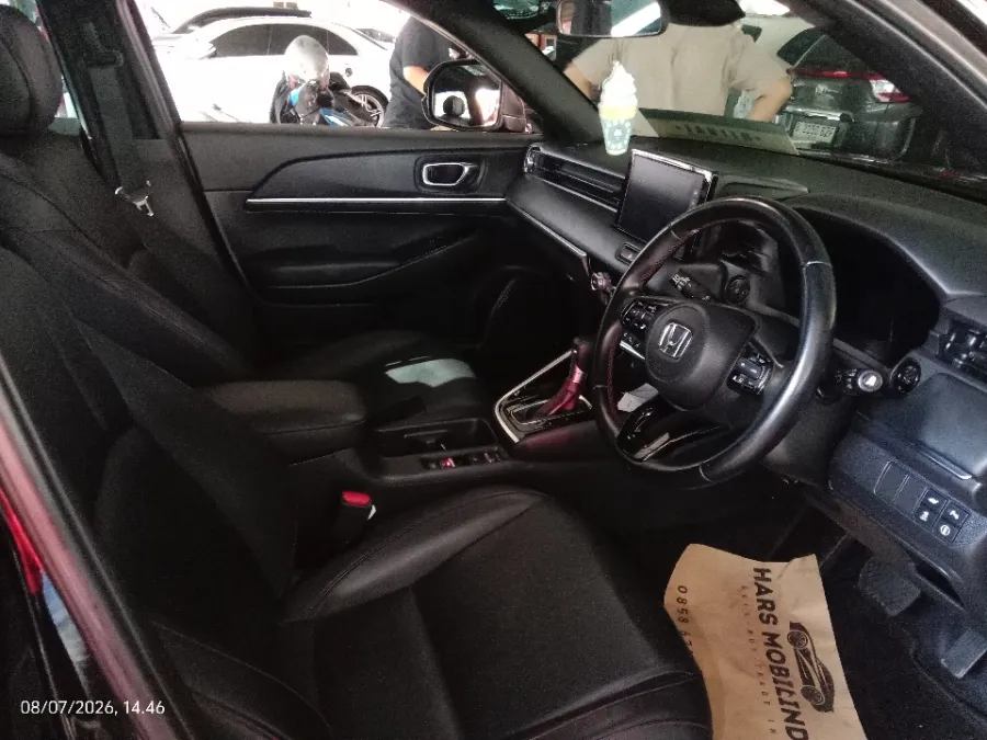 Foto Mobil Bekas Kabin Depan Honda HR-V 1.5 Turbo RS tahun 2022