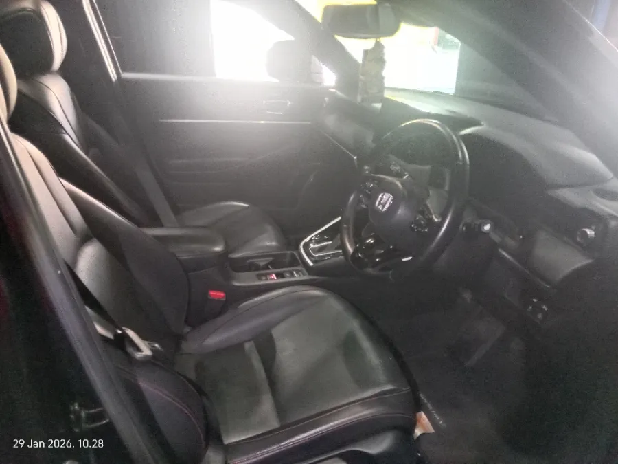Foto Mobil Bekas Kabin Depan Honda HR-V 1.5 Turbo RS tahun 2022