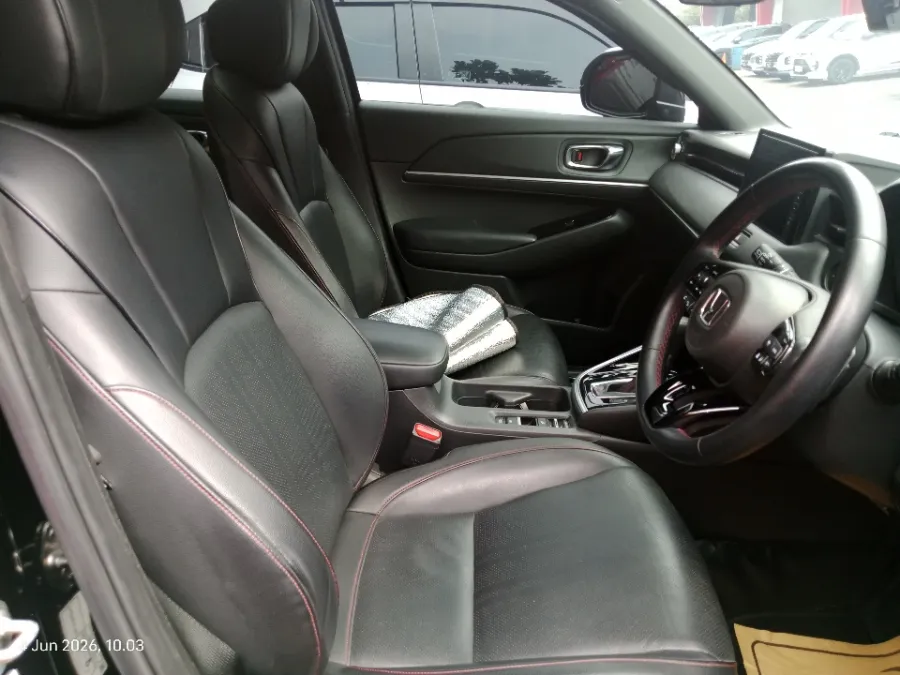 Foto Mobil Bekas Kabin Depan Honda HR-V 1.5 Turbo RS tahun 2022