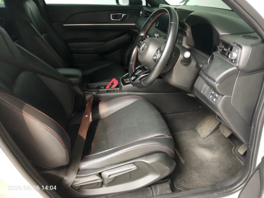 Foto Mobil Bekas Kabin Depan Honda HR-V 1.5 Turbo RS tahun 2022