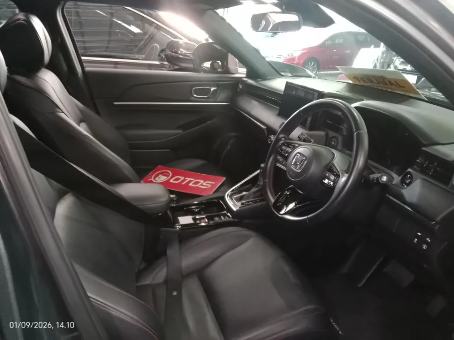 Foto Mobil Bekas Kabin Depan Honda HR-V 1.5 Turbo RS tahun 2022