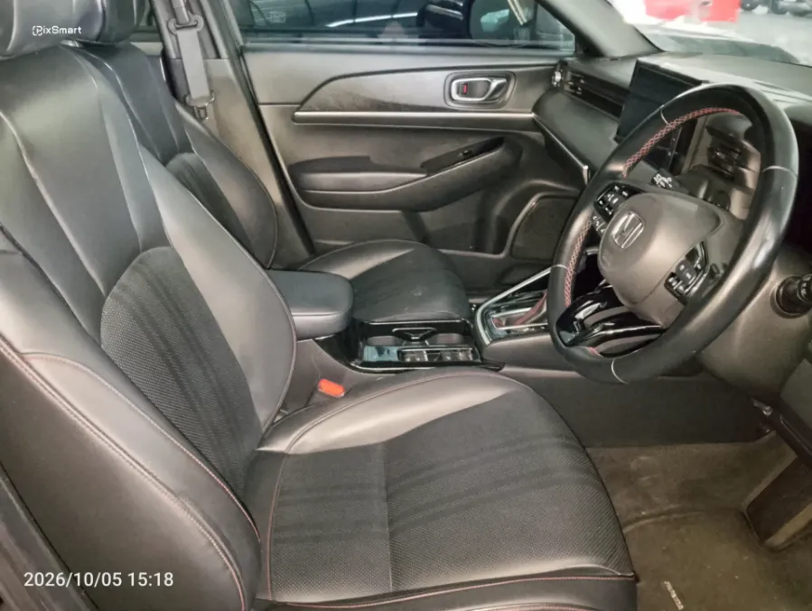 Foto Mobil Bekas Kabin Depan Honda HR-V 1.5 Turbo RS tahun 2022