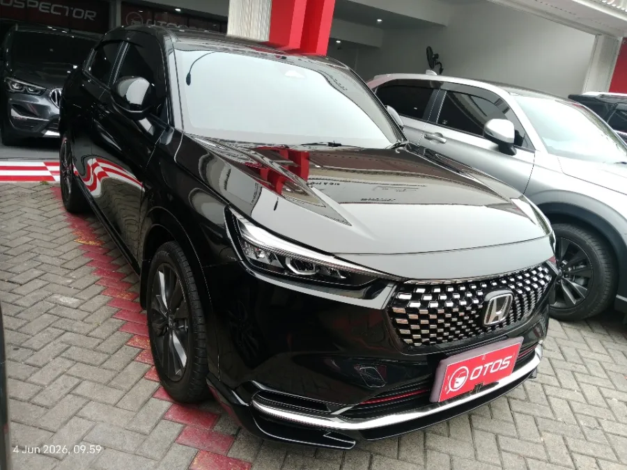 Foto Mobil Bekas Kanan Depan Honda HR-V 1.5 Turbo RS tahun 2022