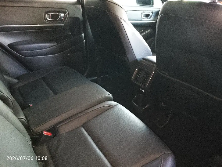 Foto Mobil Bekas Kabin Belakang Honda HR-V 1.5 Turbo RS tahun 2023